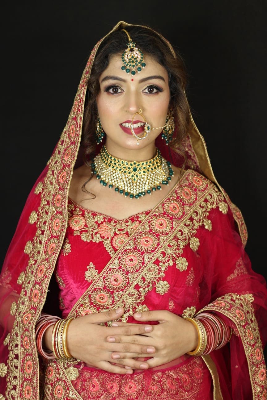 Kamini Beauty Zone (Only for ladies)
