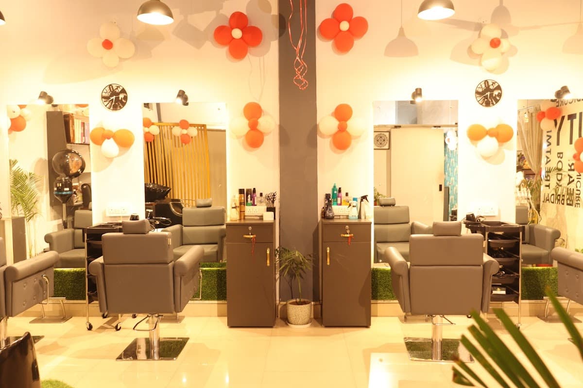 Pitambari Ashu Unisex Salon
