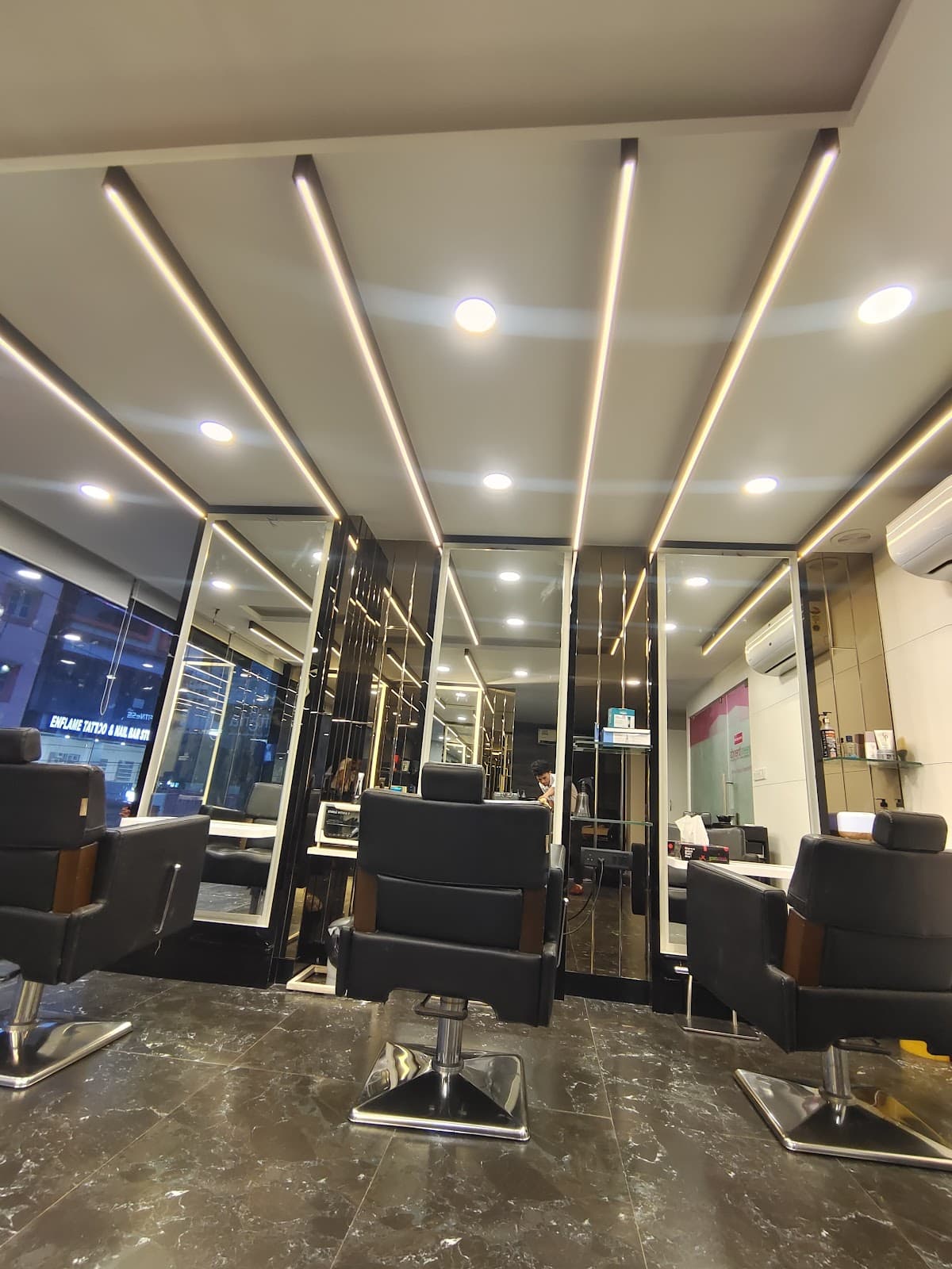 Green Trends Unisex Hair & Style Salon - Kasavanahalli