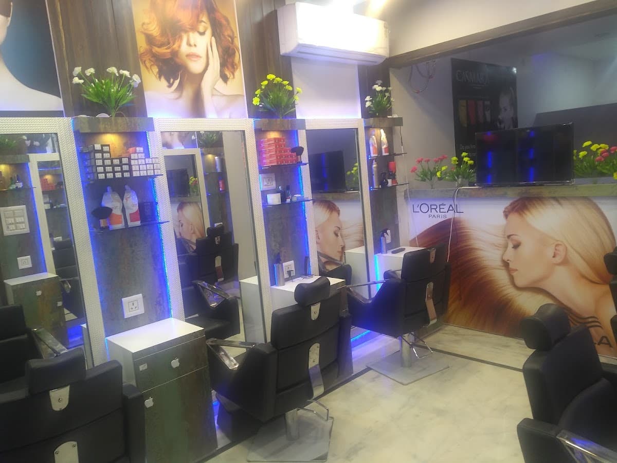 Reya Cosmic Salon