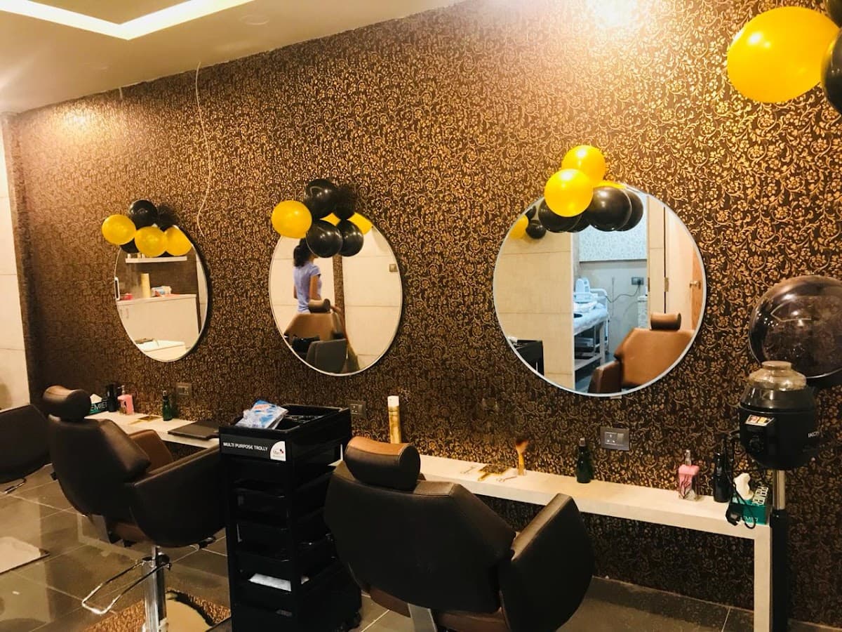 CUTIES unisex salon