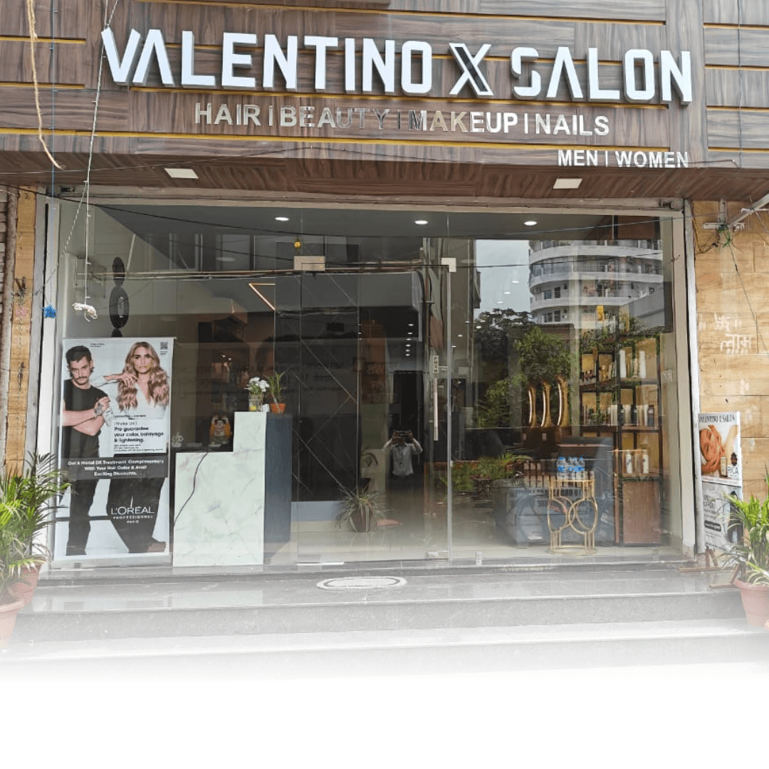 Valentino X Family Salon