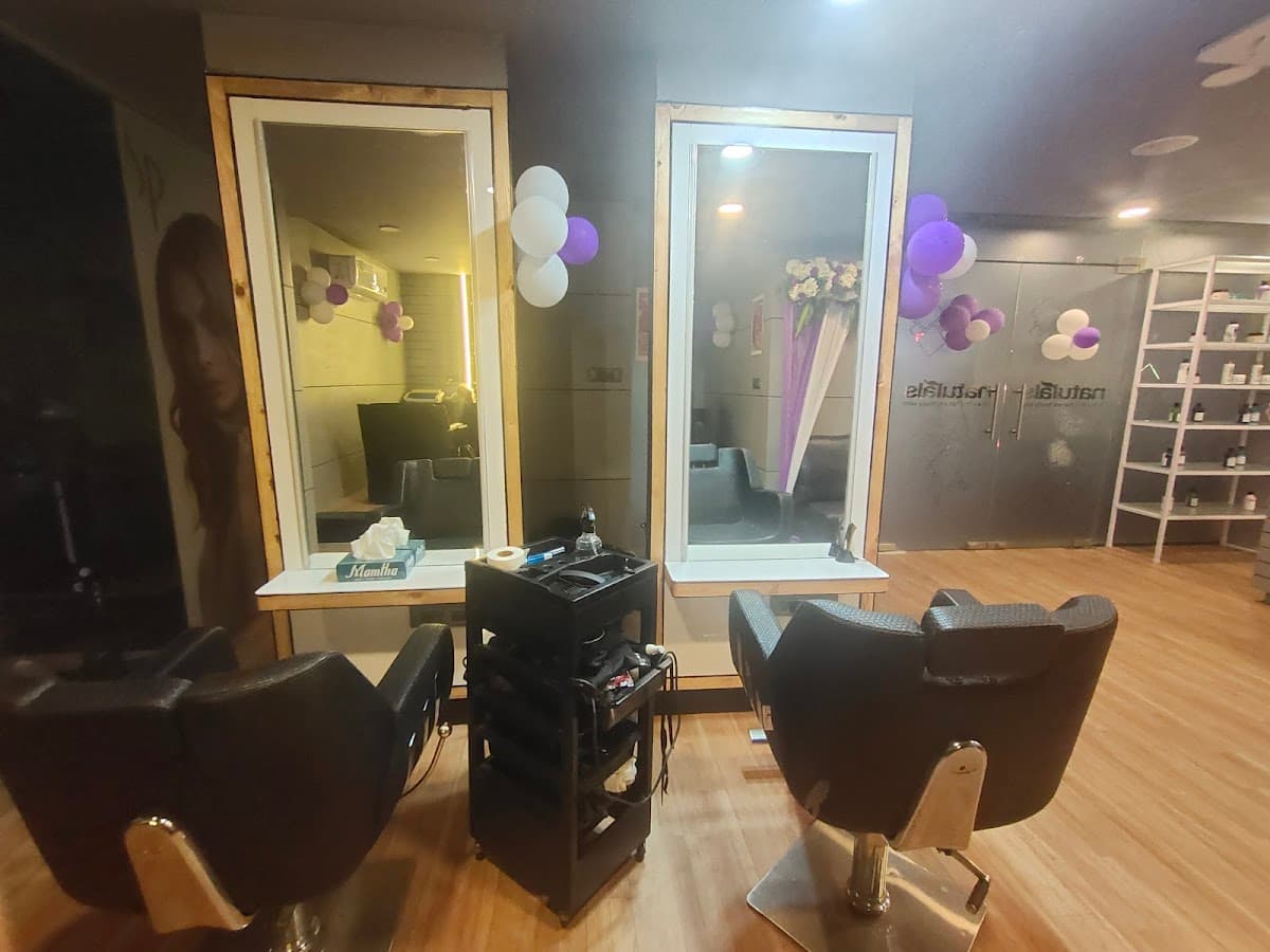 Naturals Salon