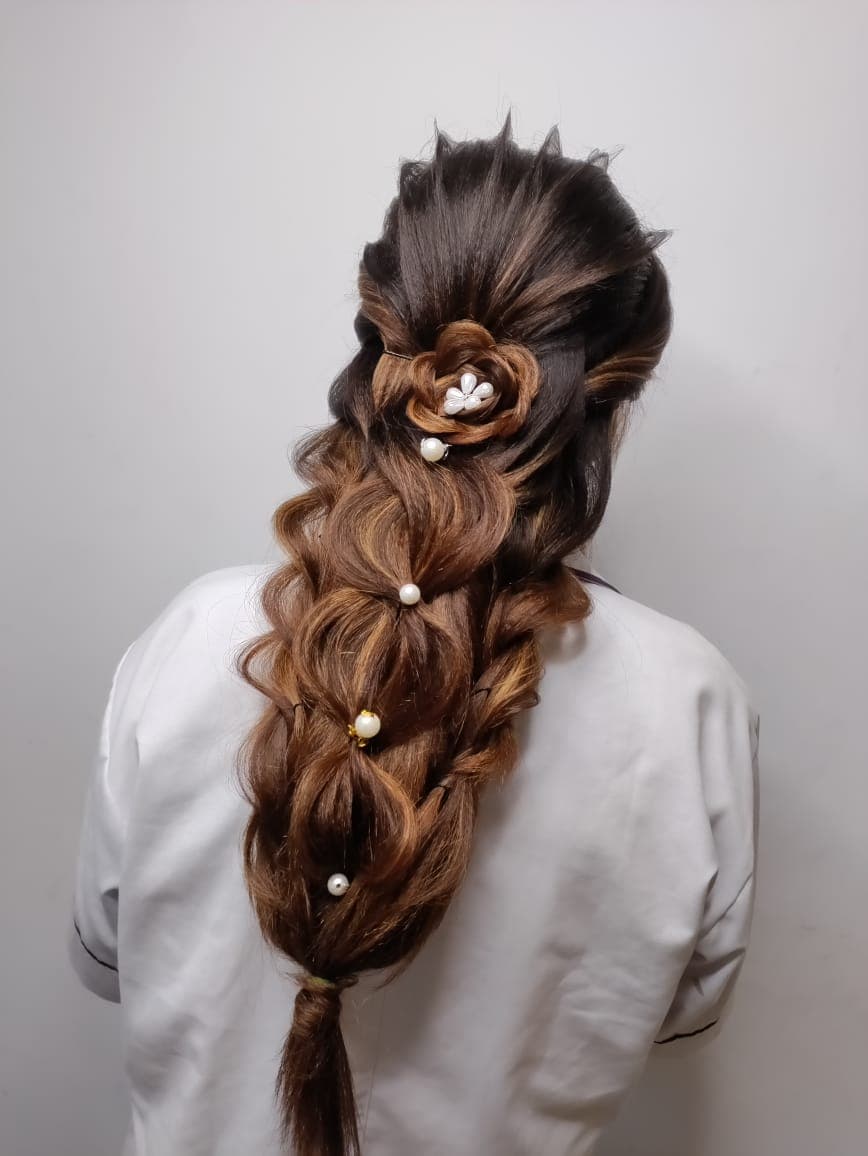 Stylist Mahi Unisex salon