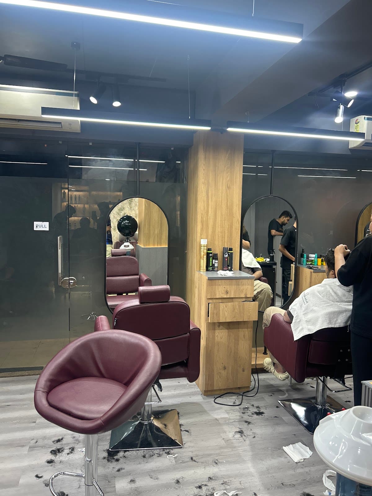 Emerance - The Salon