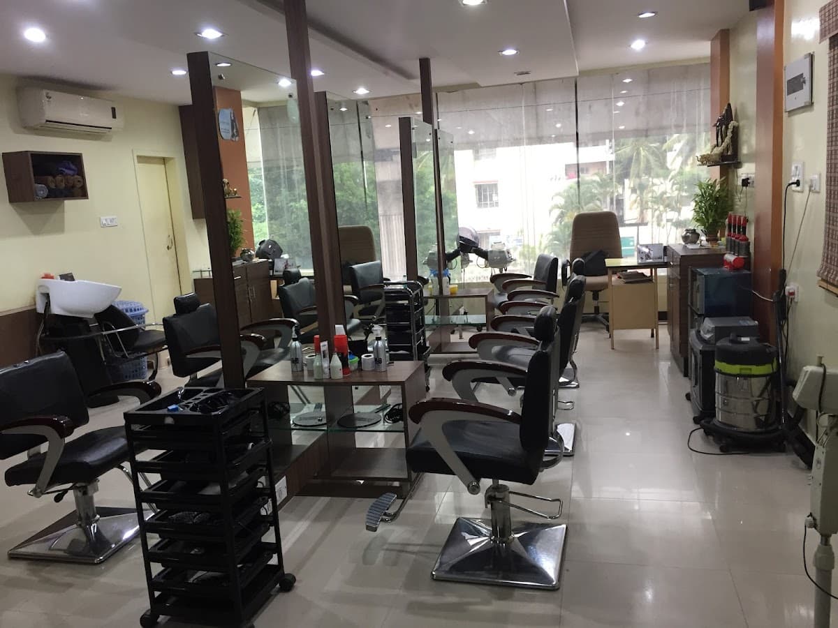 Manifest Celebrity Salon Men & Women