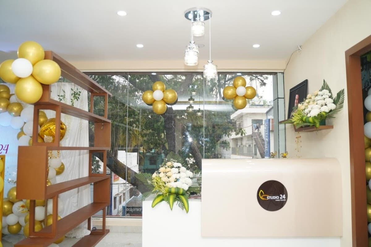 STUDIO24 FAMILY SALON