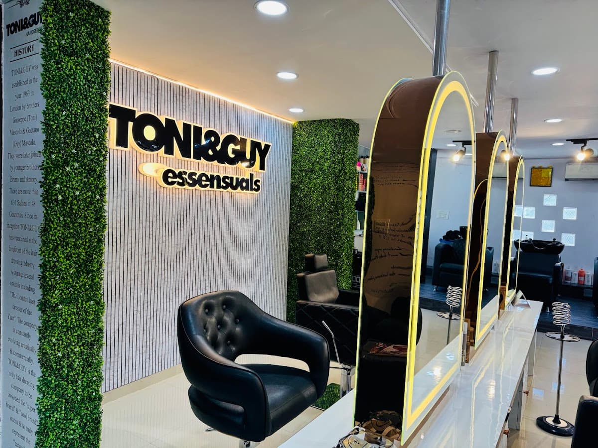Essensuals Hairdressing by Toni&Guy, Kengeri