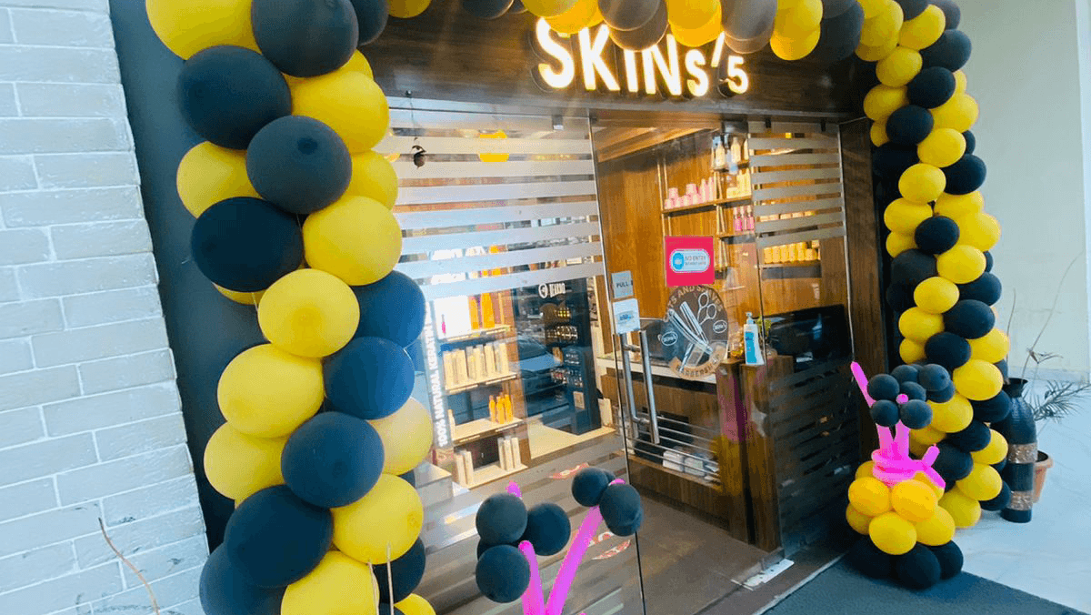 Skins75 Unisex Salon & Academy