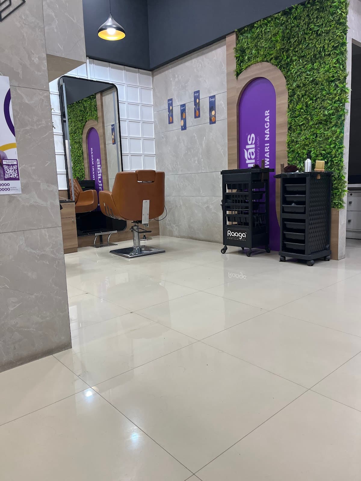 Naturals Salon
