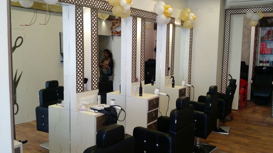 Blushing Point Unisex Salon & Academy