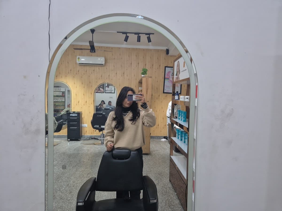Squire Touch Unisex Salon