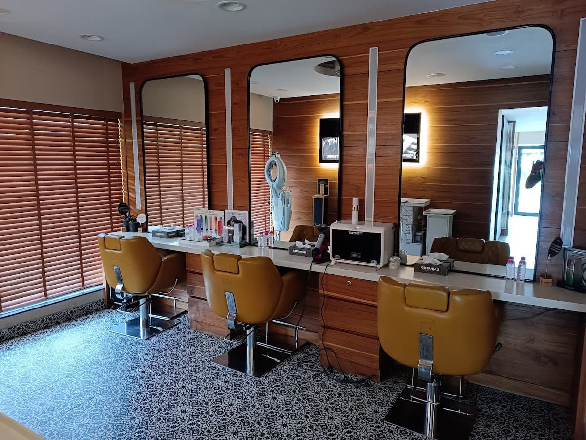 Geetanjali Salon