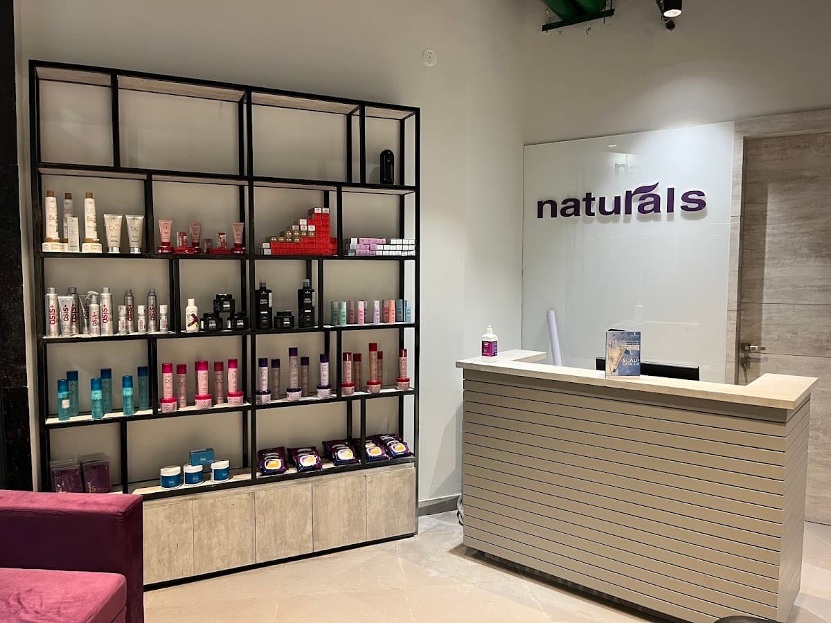 Naturals Salon