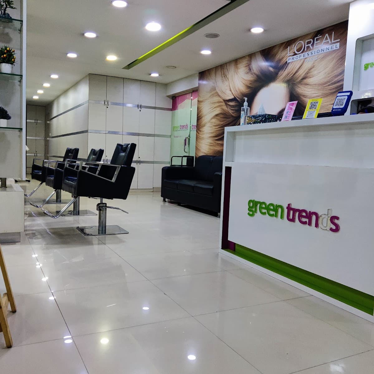 Green Trends Unisex Hair & Style Salon