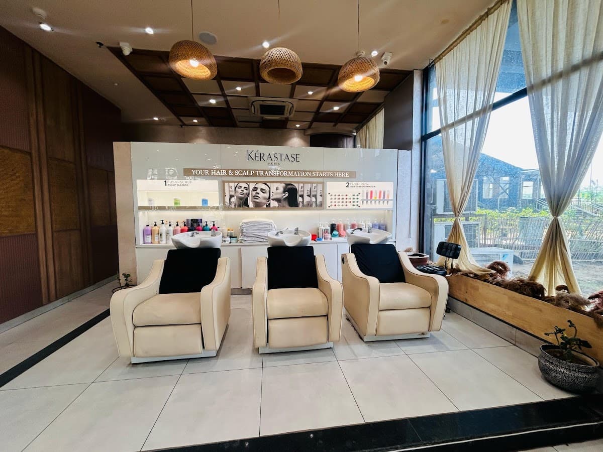 Looks Salon