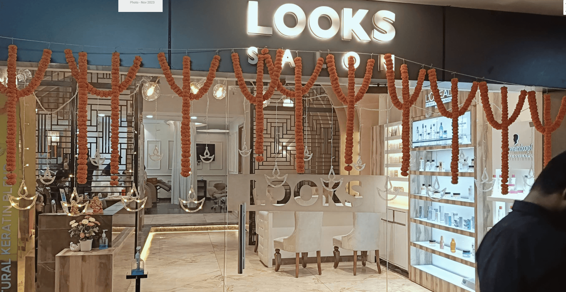 Looks Salon