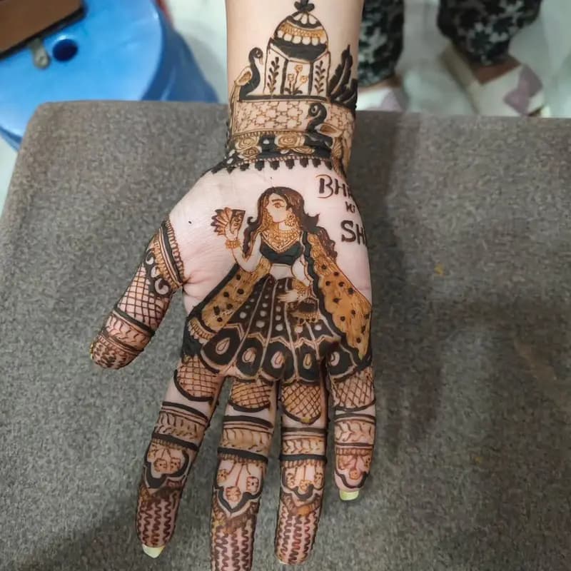 Bridal Portrait Mehndi Design
