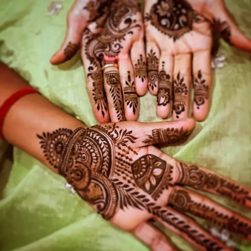 Half Hand Mehendi Design