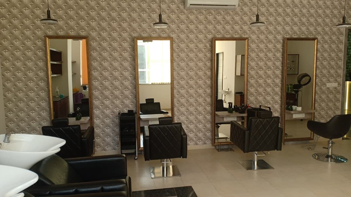 Luminance Unisex Salon and spa