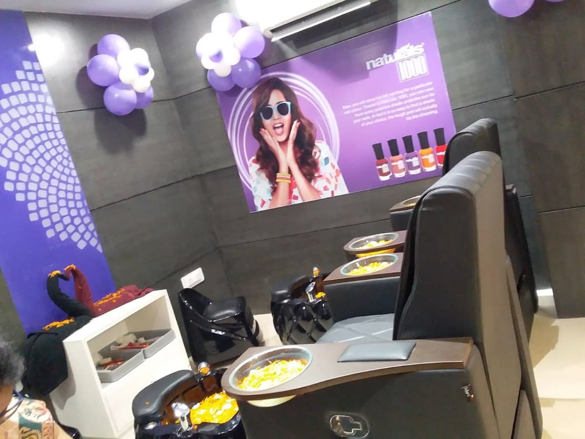Naturals Salon
