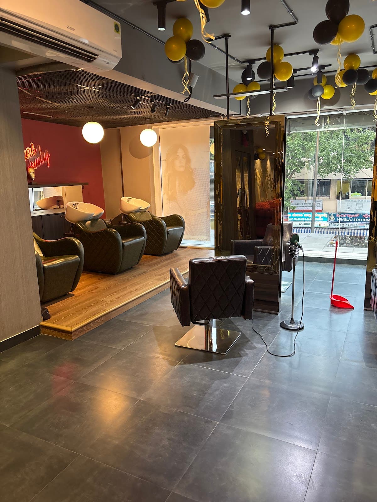 hocus pocus unisex salon, rr nagar