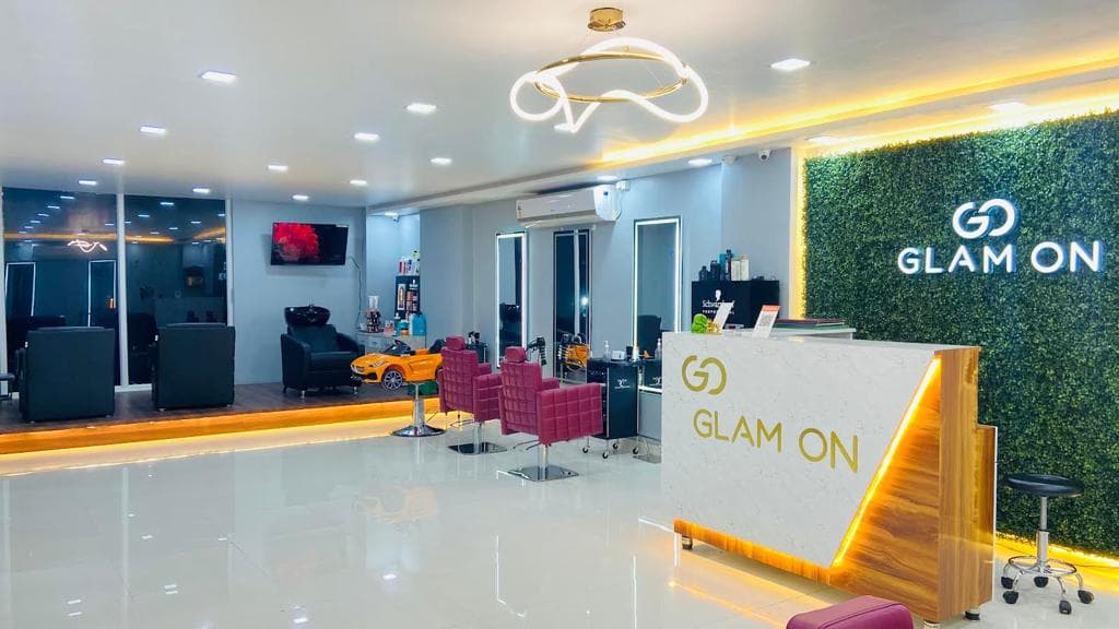 glam on unisex salon