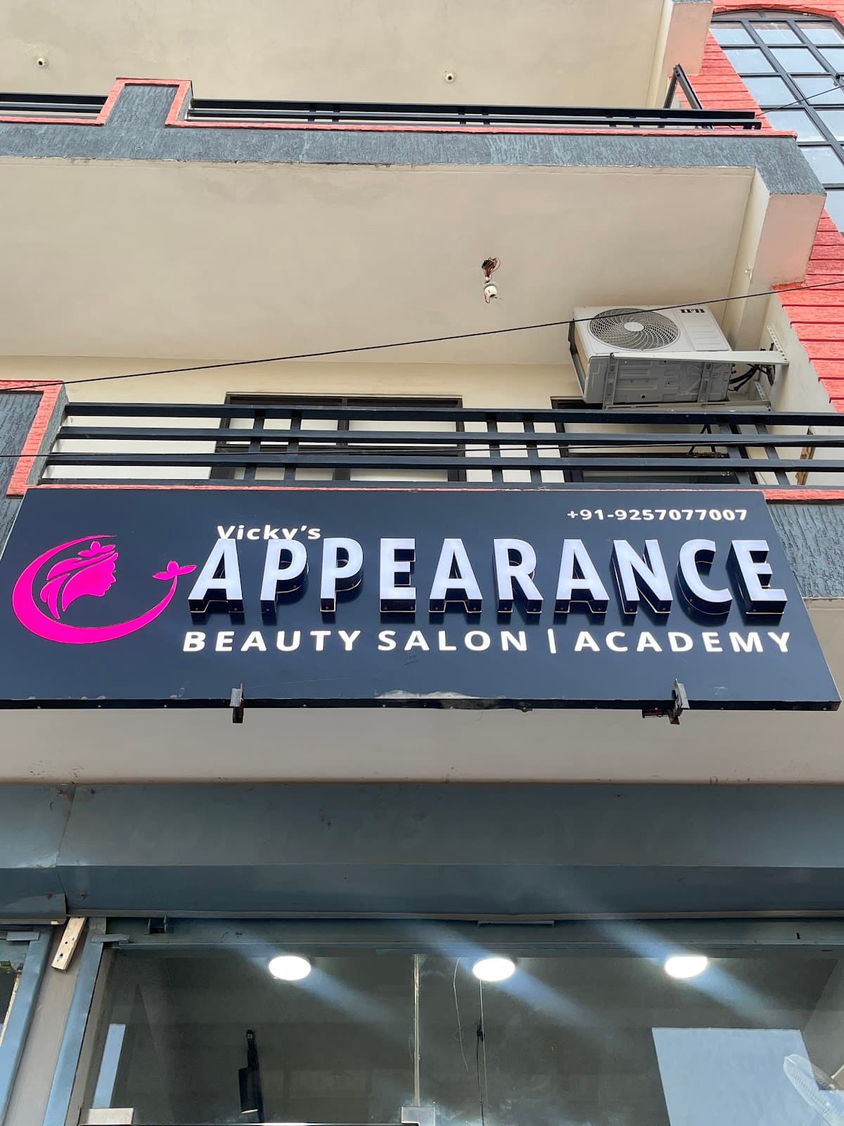 APPEARANCE salon