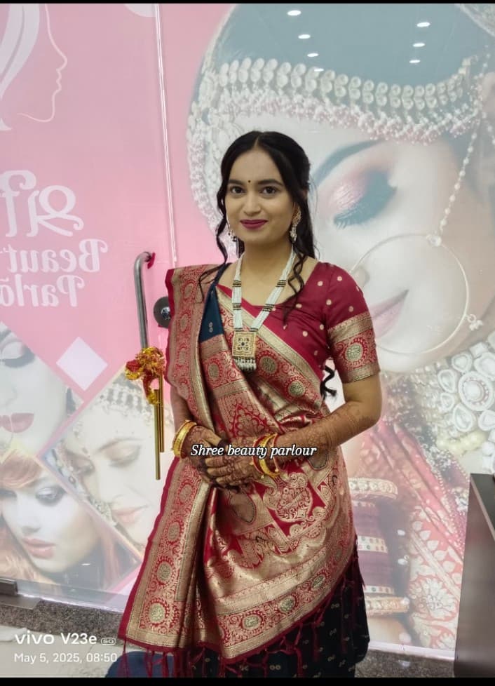 Shri Beauty Parlour