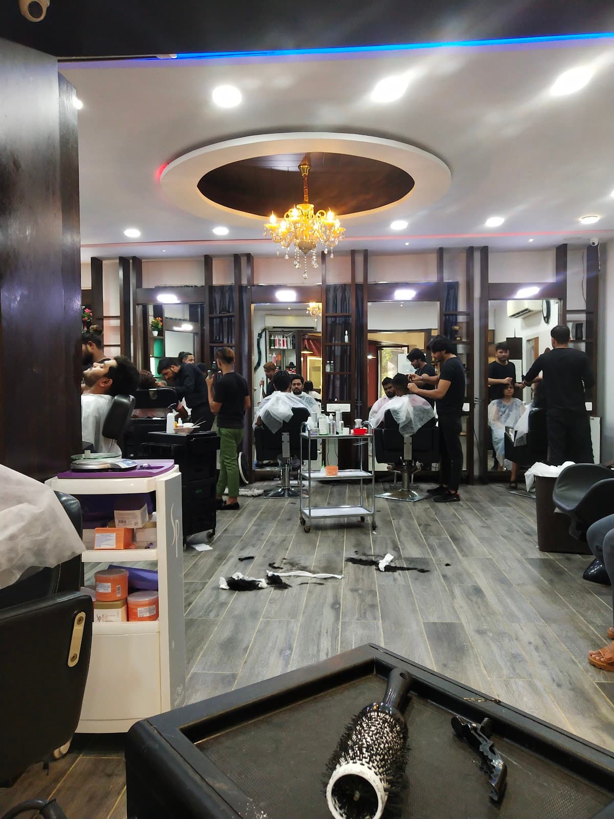 Wasim's Salon