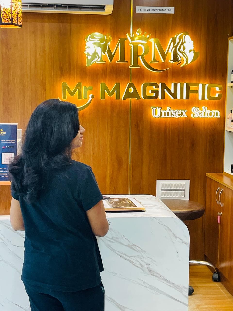 Mr.Magnific Unisex salon