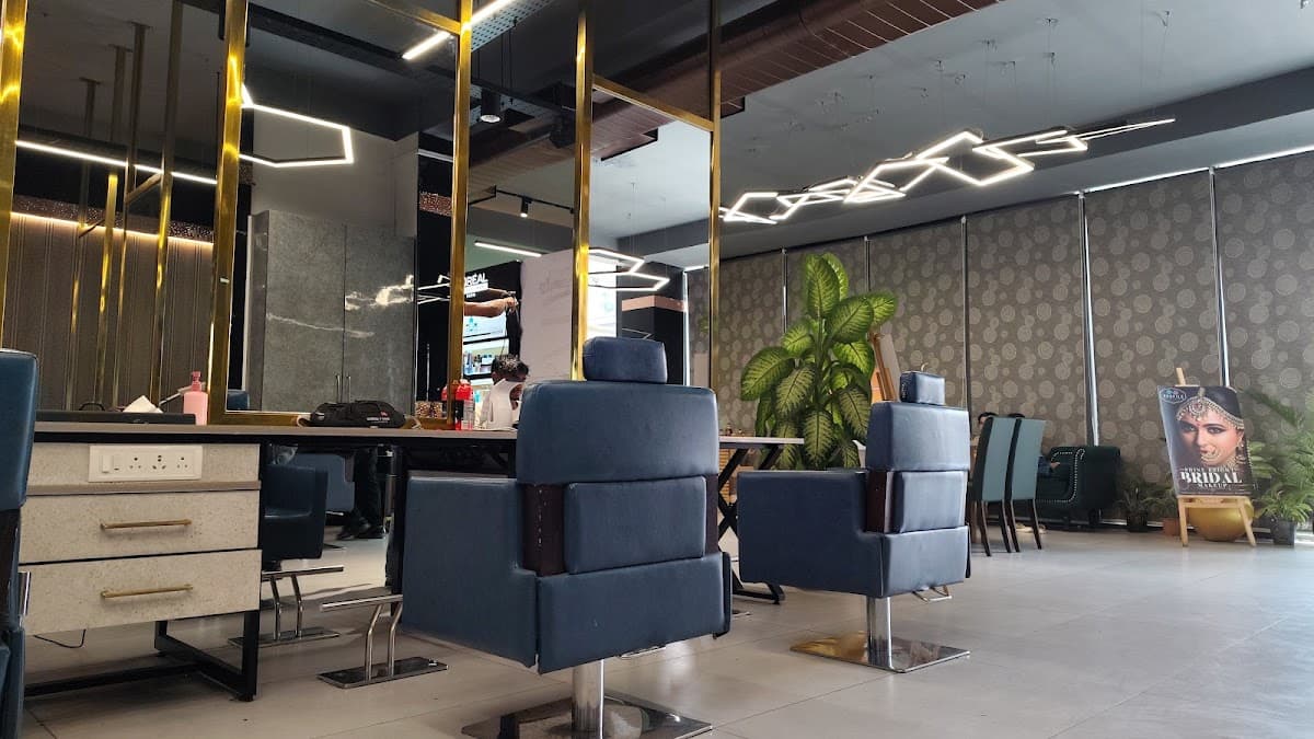 Profile the chain of salons kasturi nagar