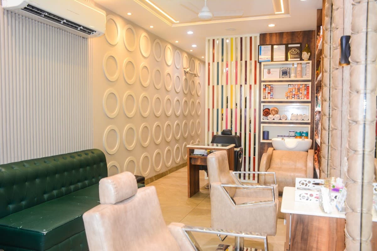 Ushazz Beauty -Best Skin Hair Makeup Studio & Academy In Ludhiana Punjab India