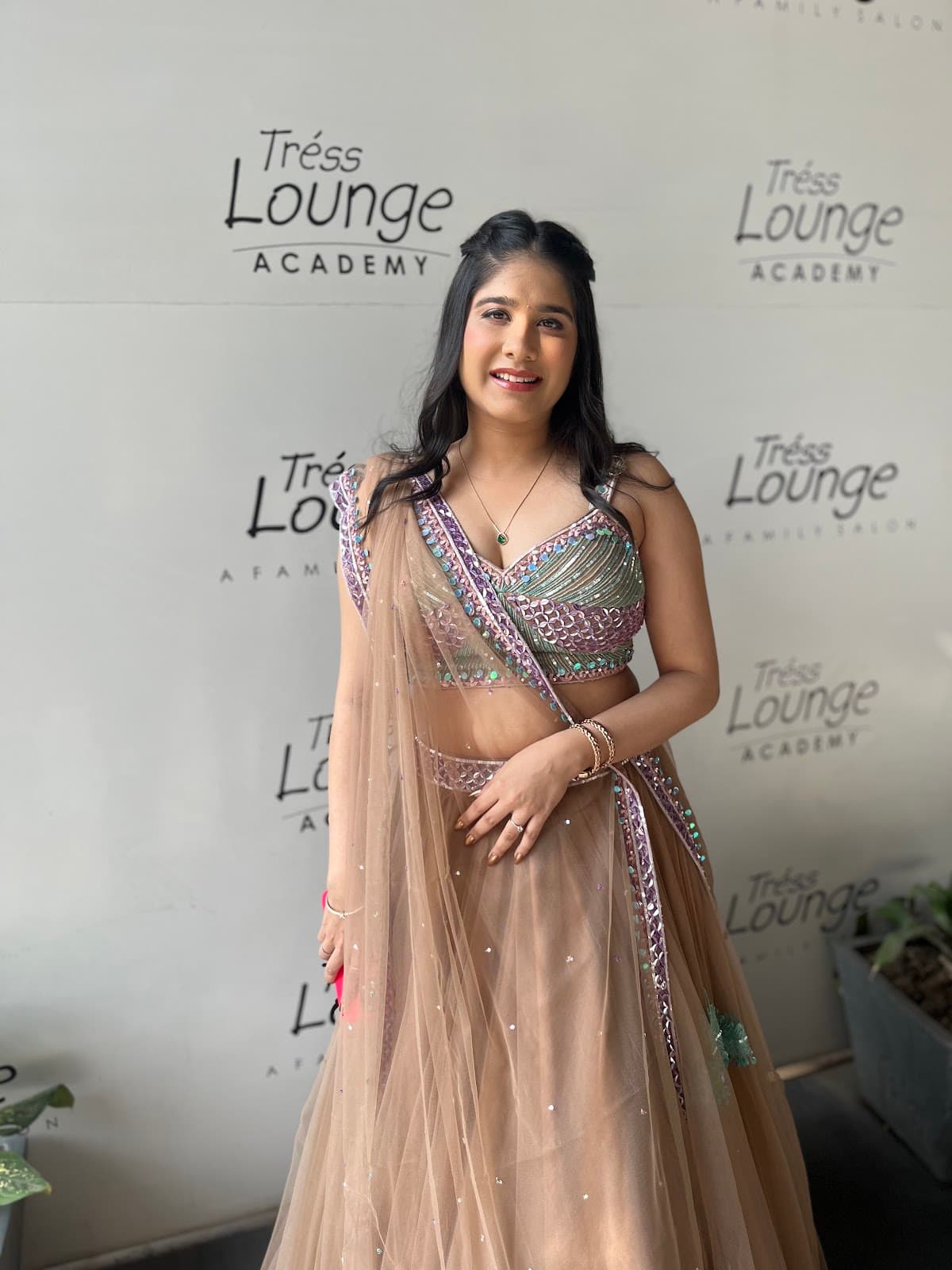 Tress Lounge A Family Salon