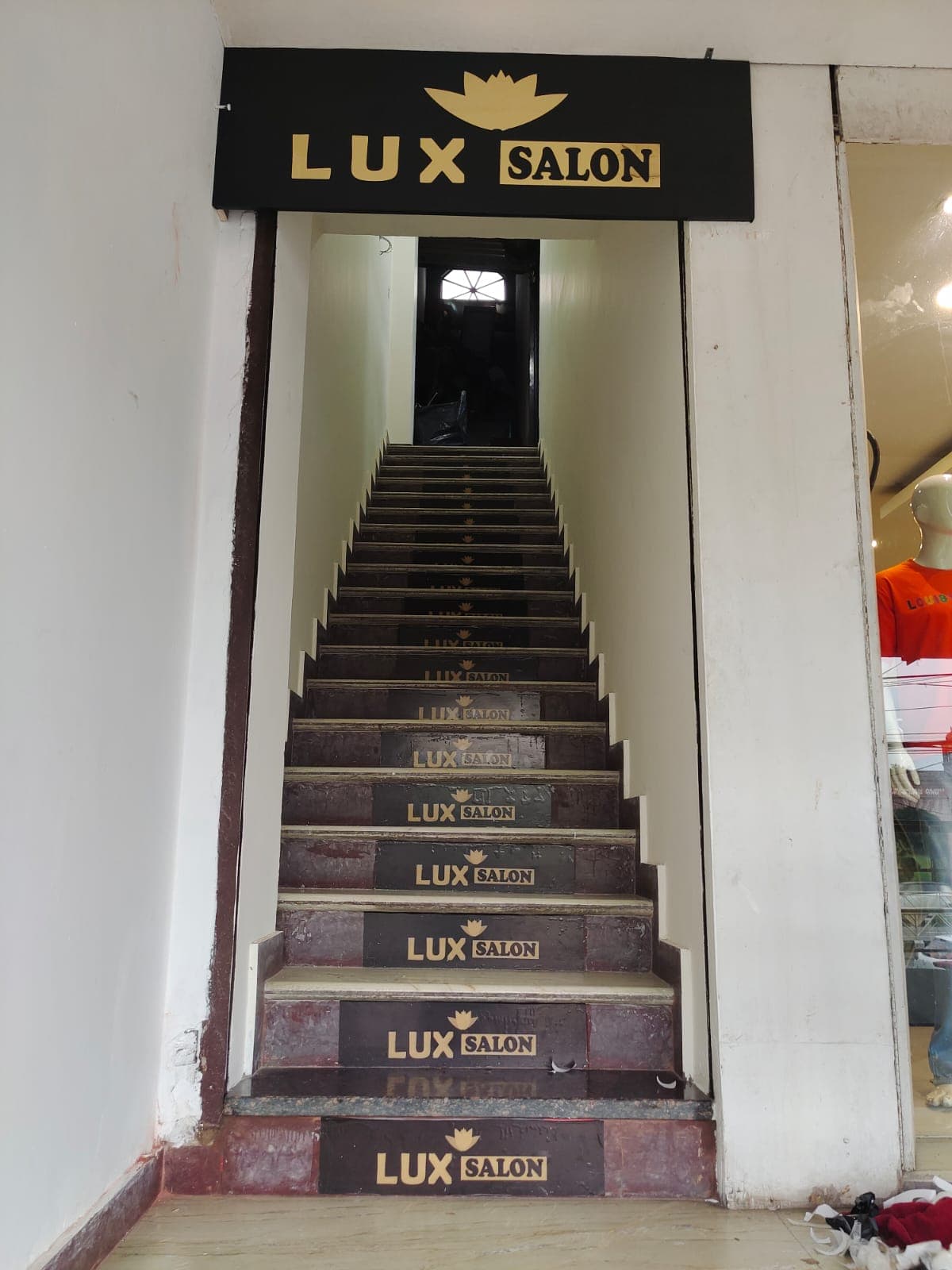 Lux salon