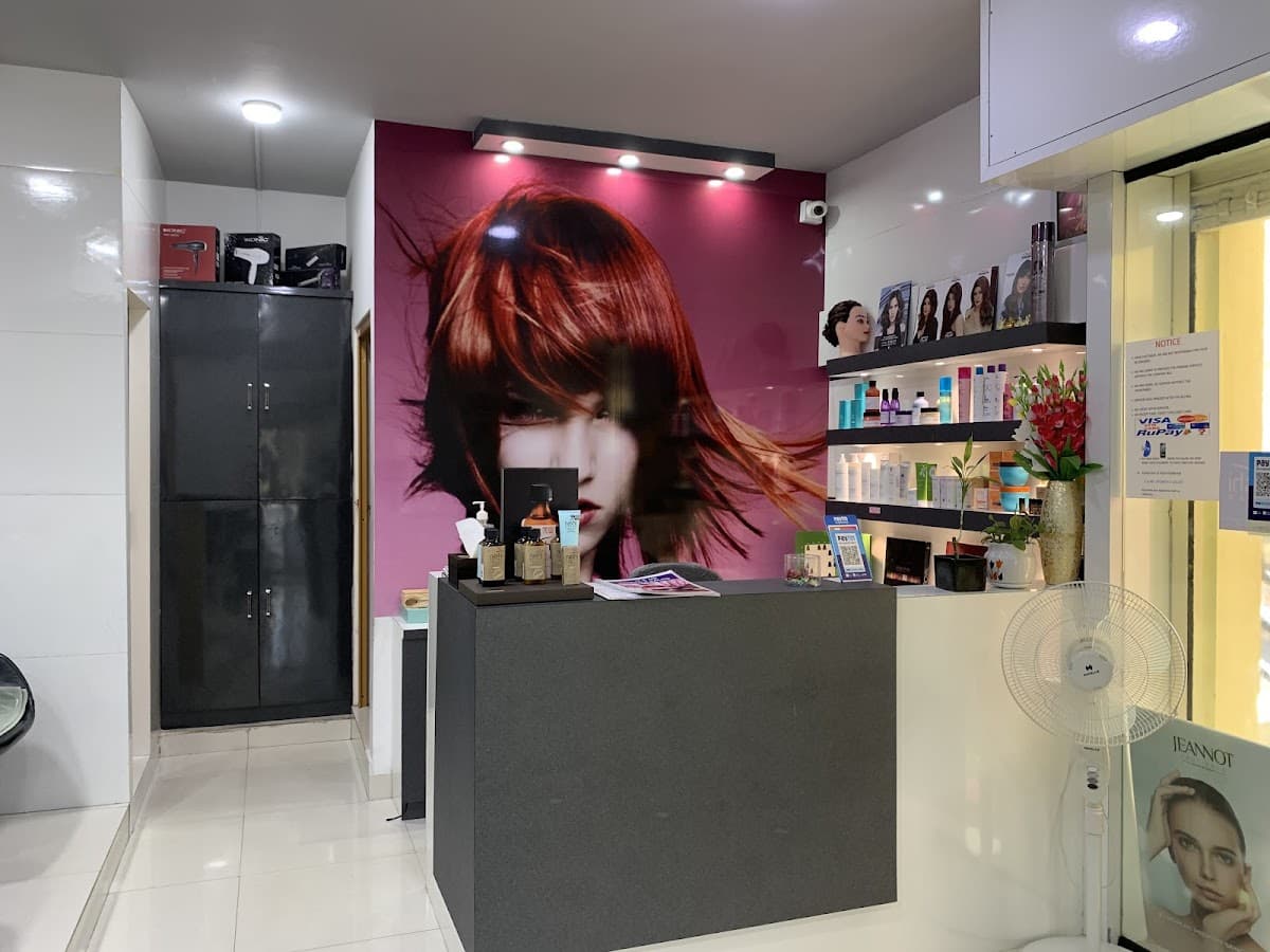 U & Me Women’s salon
