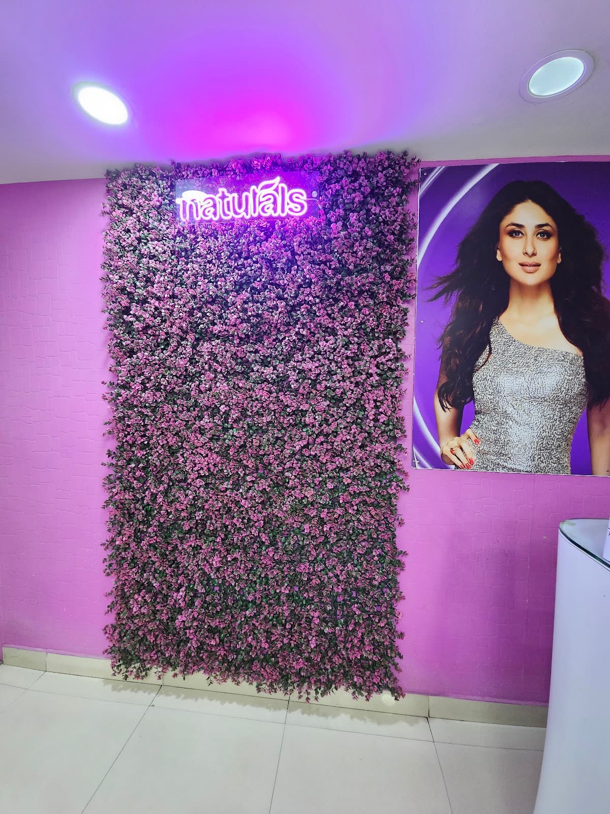 Naturals Salon