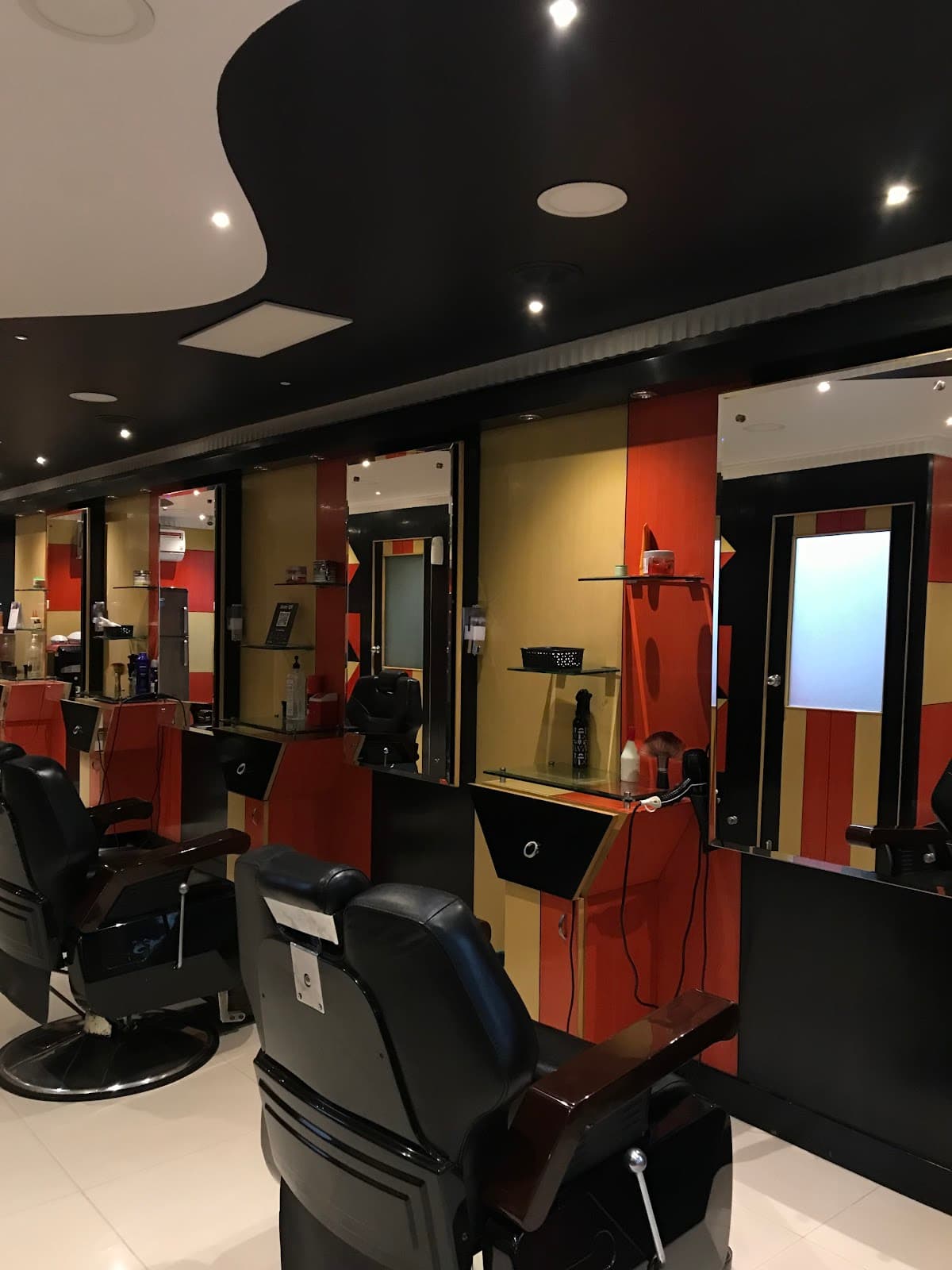 Adore Unisex Salon