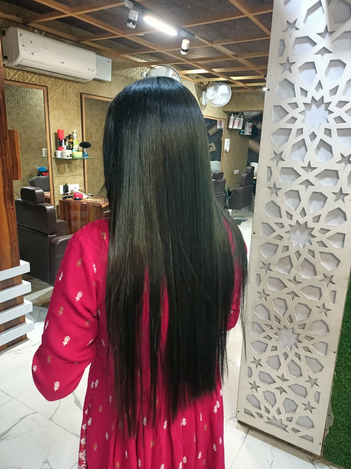 Like Me Salon