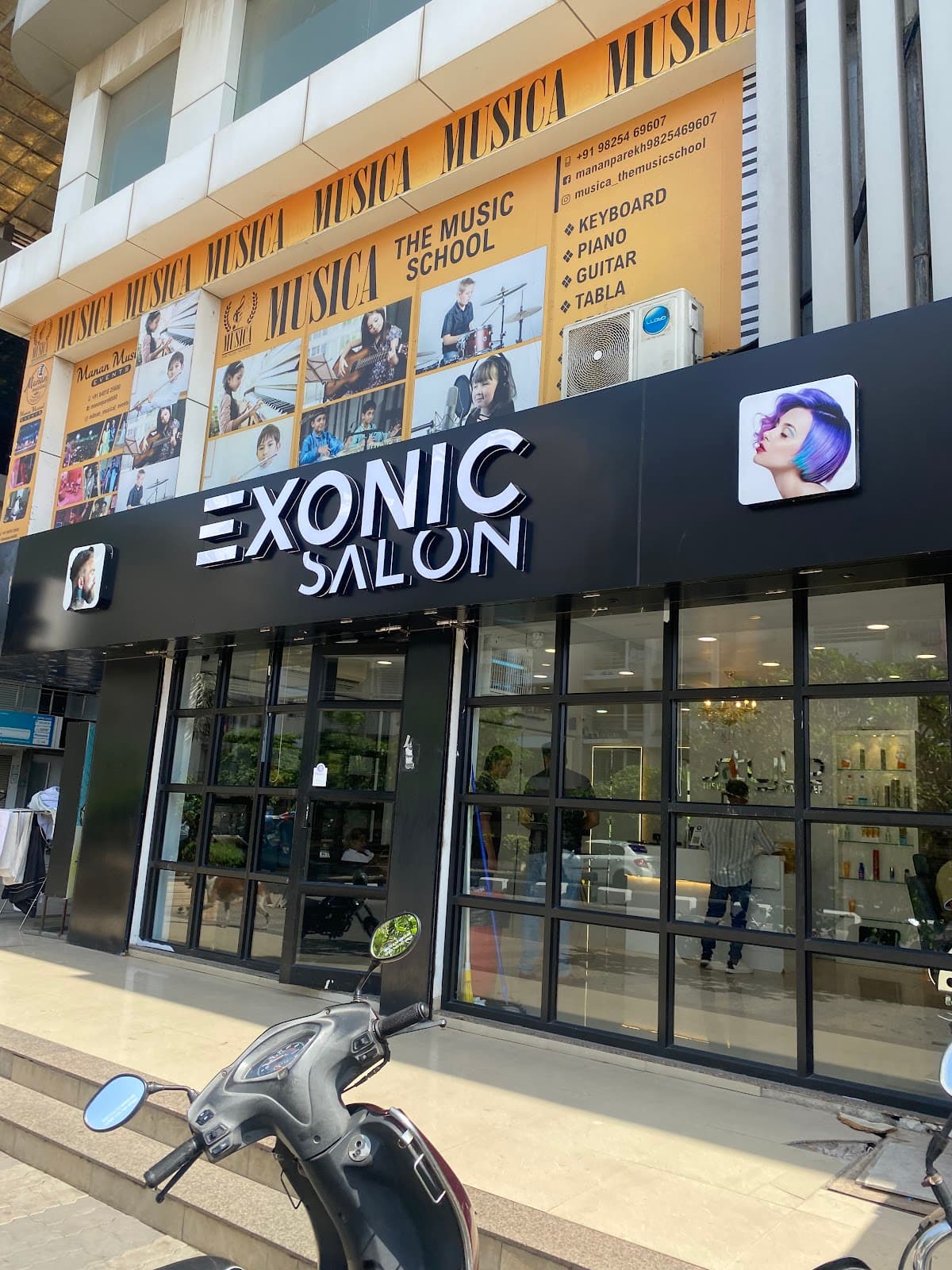 Exonic salon