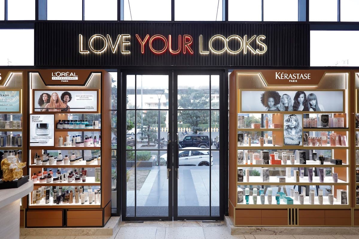 Looks Salon, Central 50, Noida