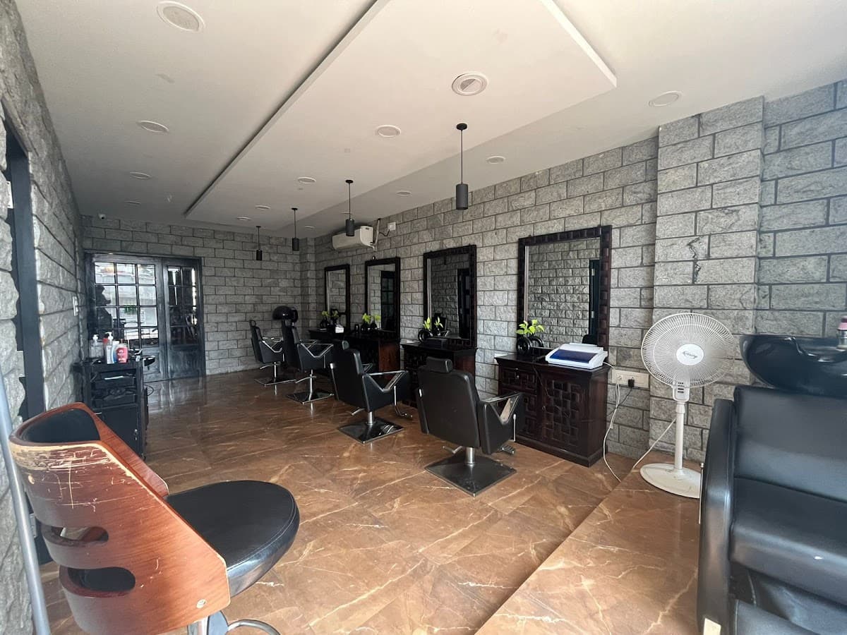 Anu's Unisex Family Salon