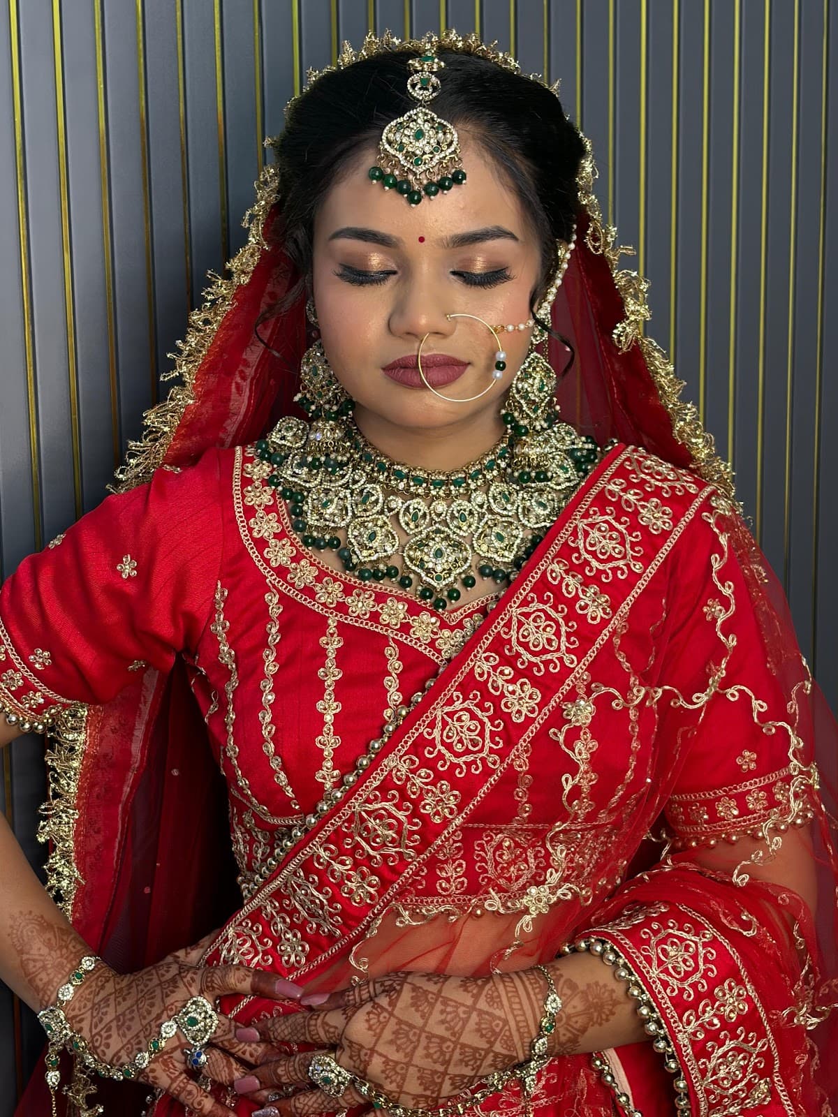 ASHIKA MAKEOVER & ACADEMY