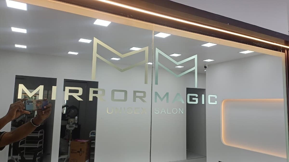 Mirror Magic Unisex Salon