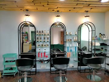Pixie Unisex Salon & Spa