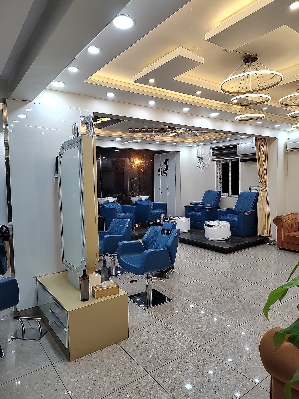 RISHO'S LOUNGE UNISEX SALON - Hair Extensions || Hair Patches || Hydra Facial || Korean Hairspa