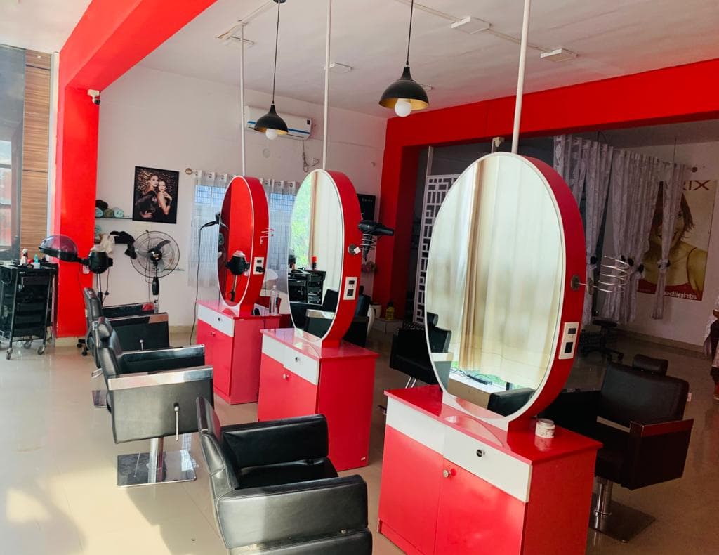 Expression Unisex Hair & Beauty Salon