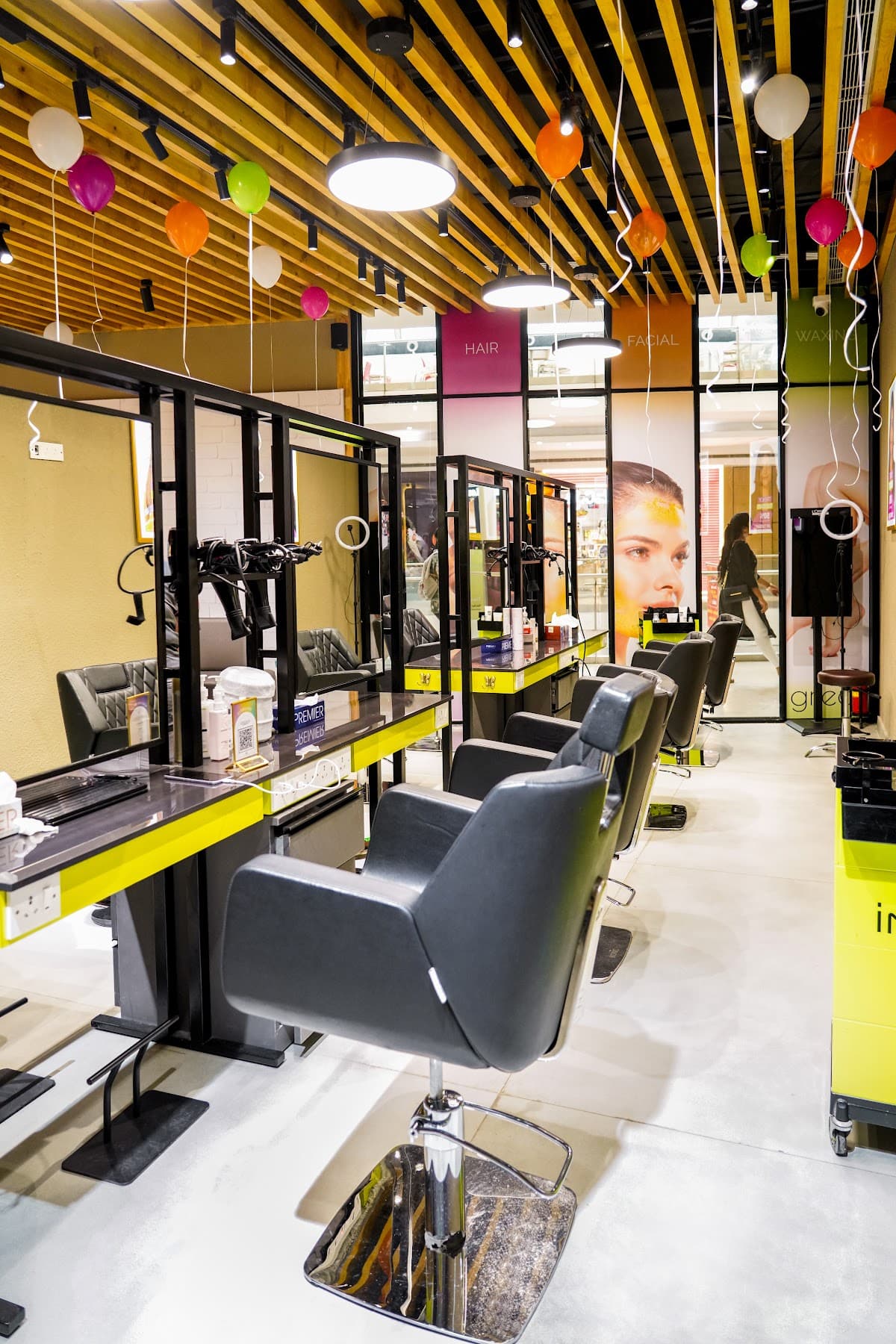 YLG Salon / Mantri Square Mall