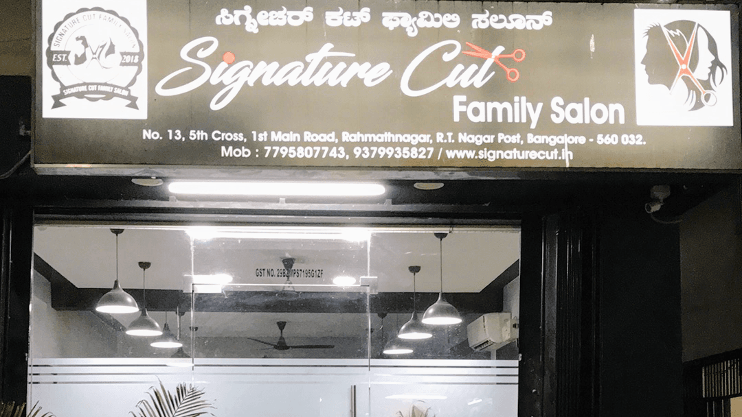 SIGNATURE CUT FAMILY SALON®