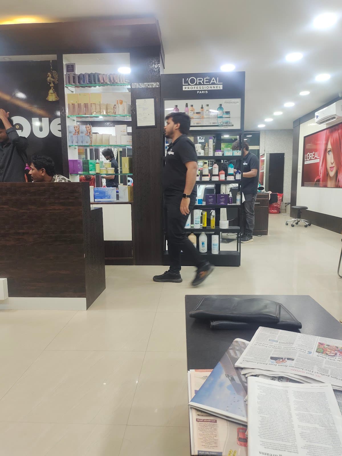 CLIQUE UNISEX SALON